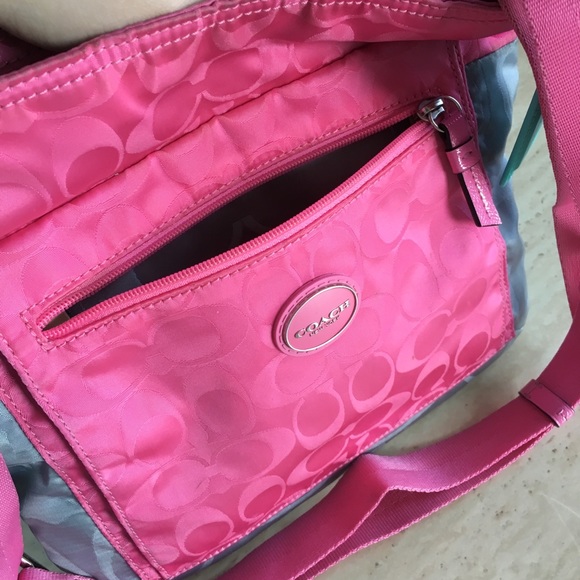 Coach Shoulder Bag - Picture 7 of 8